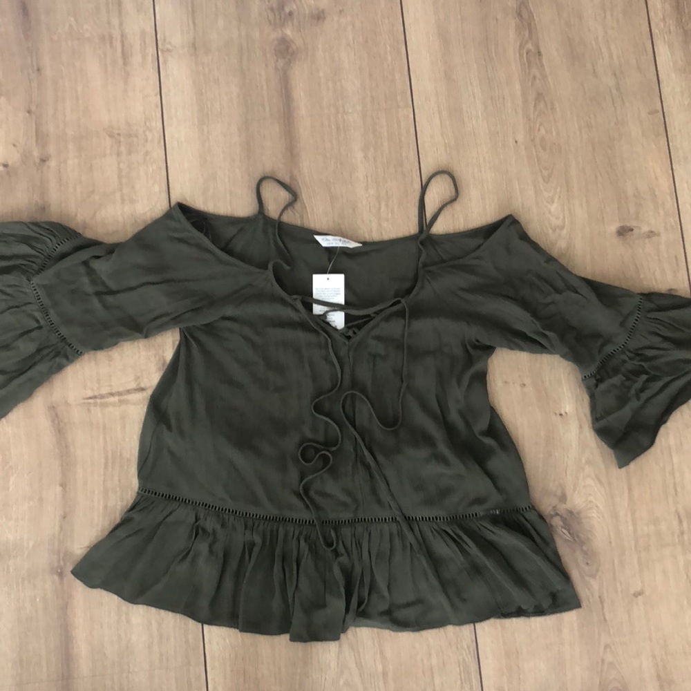 Cute flowy bell sleeved blouse